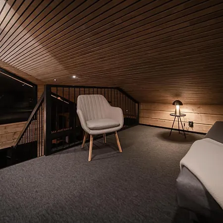 Διαμέρισμα Blackberry B By Aavalevi